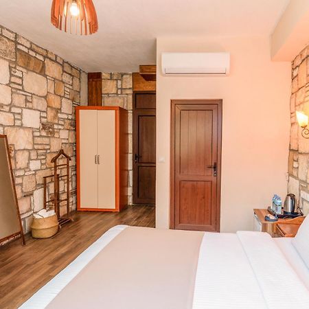 Kozbeyli Konagi Hotel Yenifoca Bagian luar foto