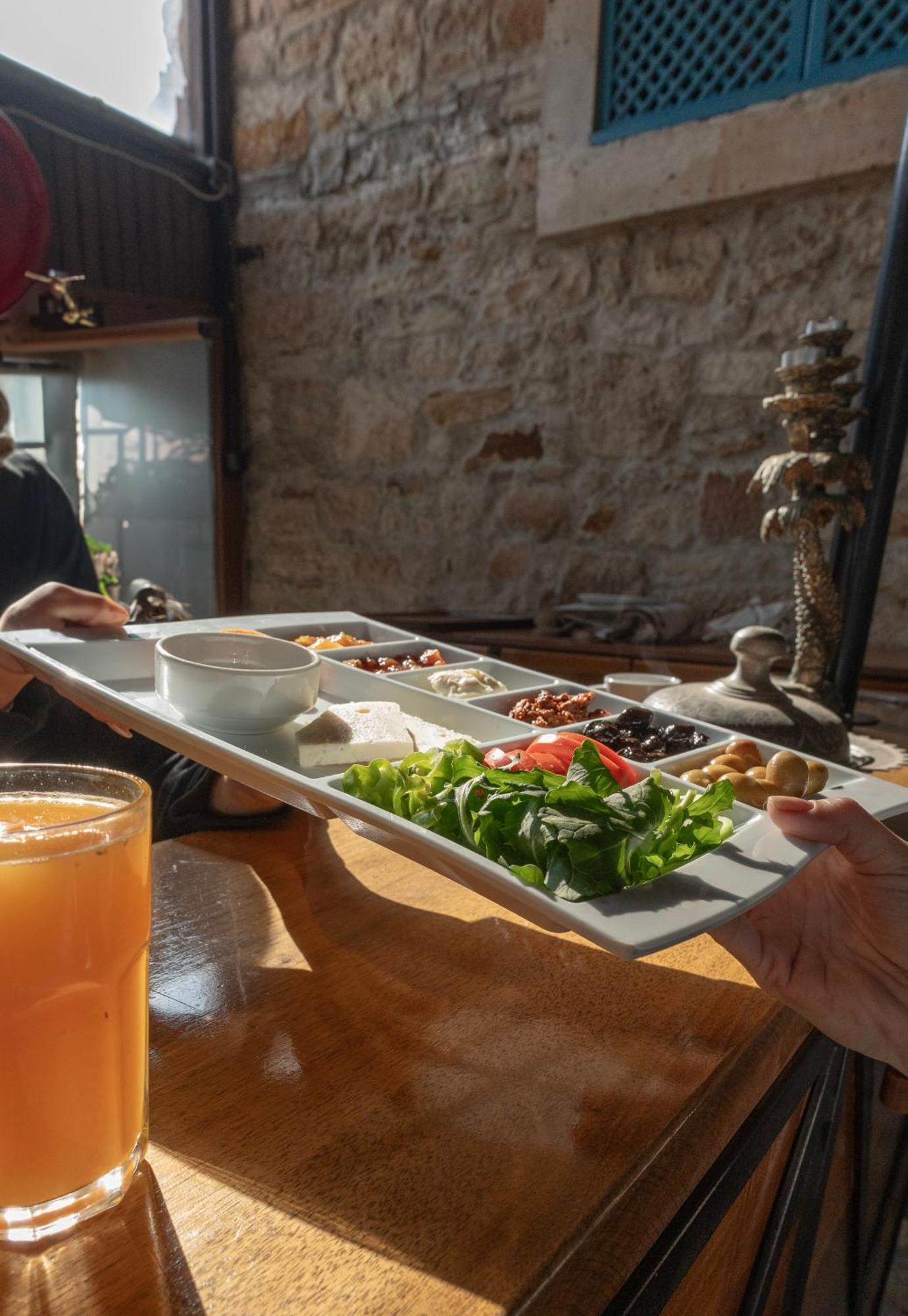 Kozbeyli Konagi Hotel Yenifoca Bagian luar foto