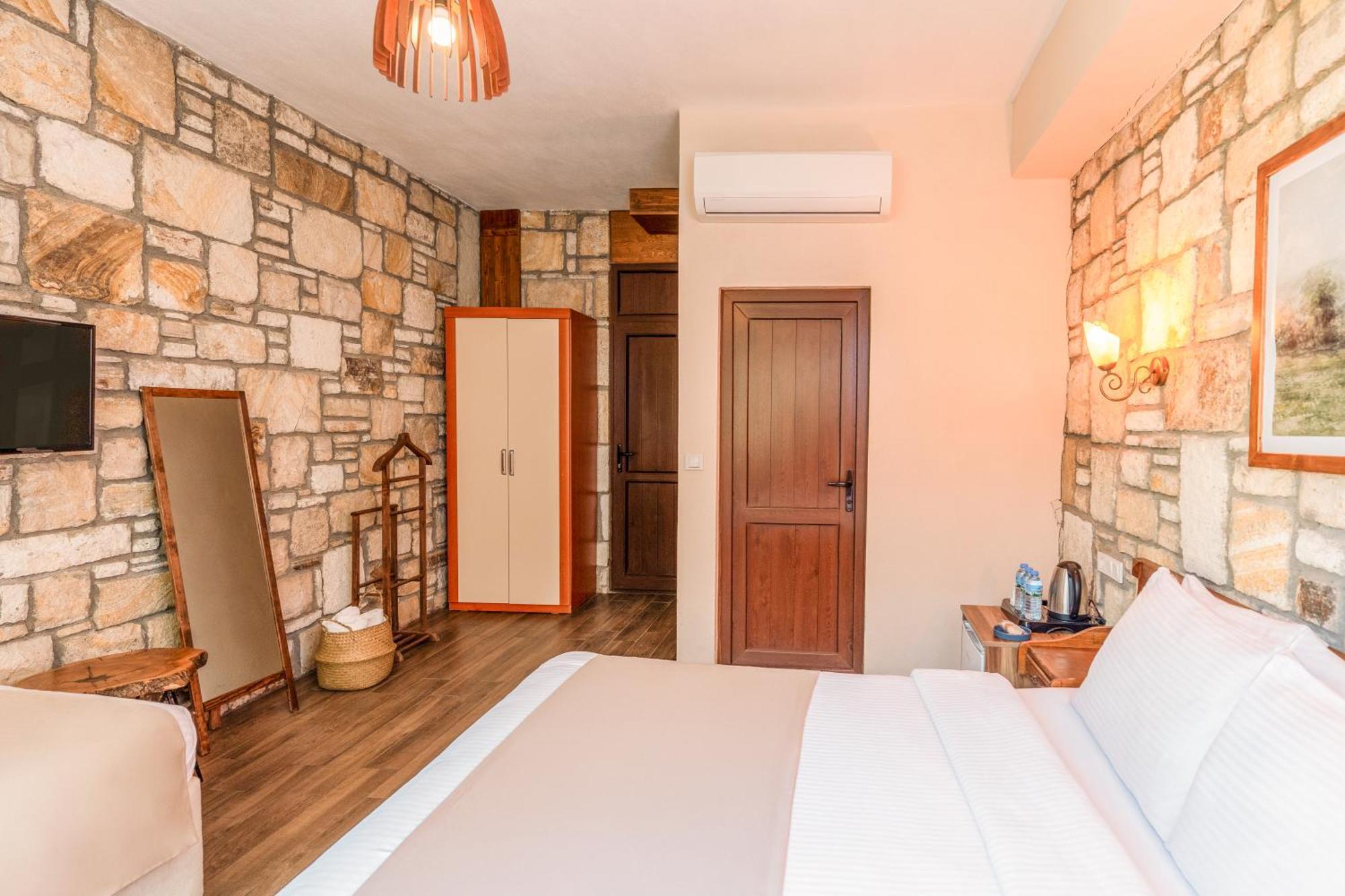 Kozbeyli Konagi Hotel Yenifoca Bagian luar foto